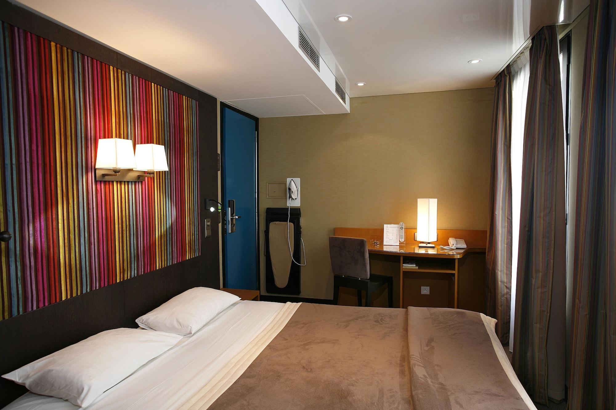 Hotel Du Vieux Saule Paris Exteriör bild
