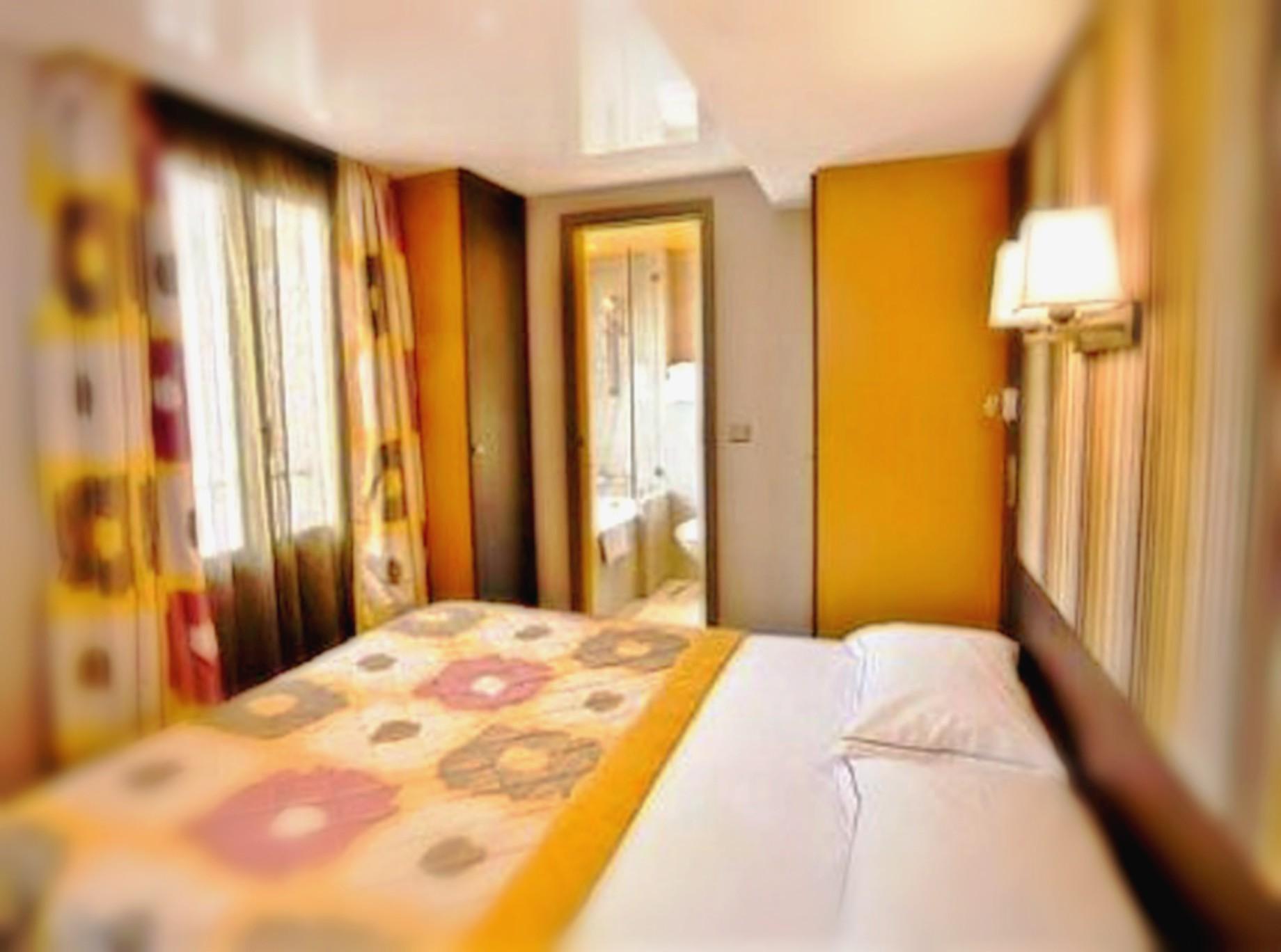 Hotel Du Vieux Saule Paris Exteriör bild